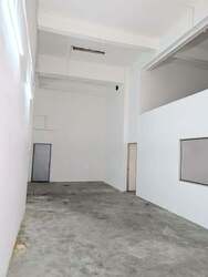 Pemimpin Industrial Building (D20), Factory #568706321